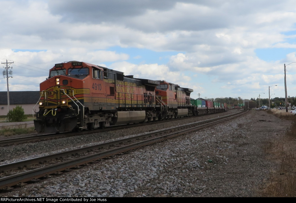 BNSF 4910 West